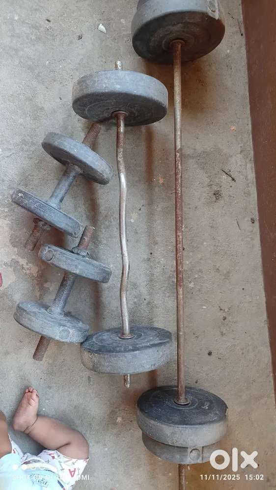 Dumbles 1 of them... 16 kg,      one is 10 kg , and two is 4kg