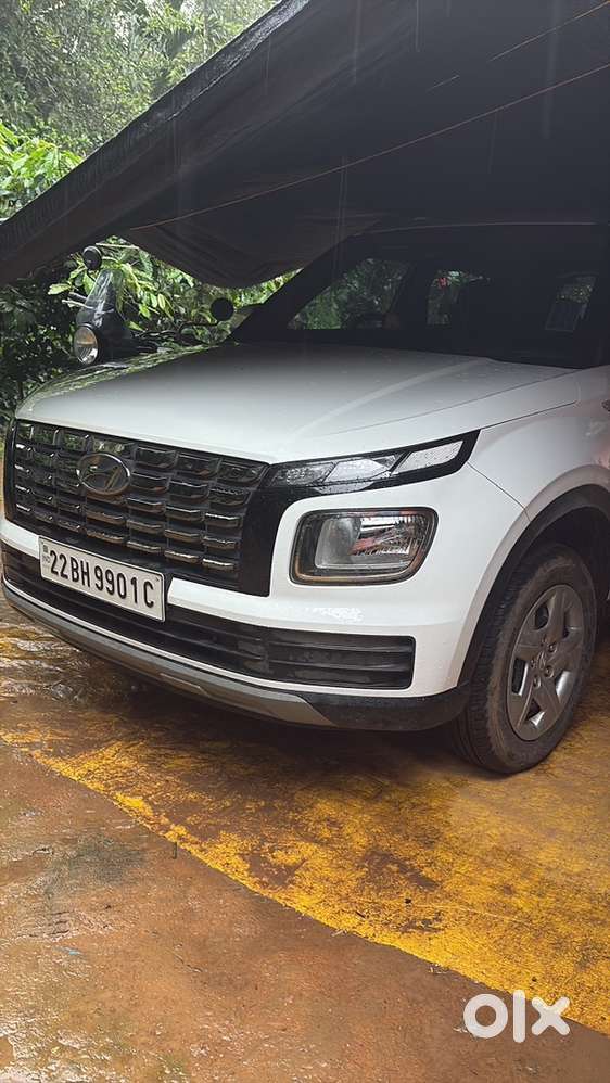 Hyundai Venue 2022 Petrol 31000 Km Driven