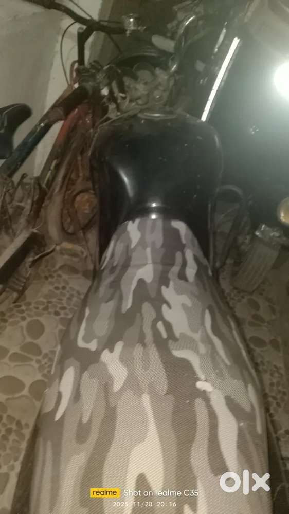 बाइक कंडीशन अच्छी है सेल्फ स्टार्ट है आगे के शो कब खराब है