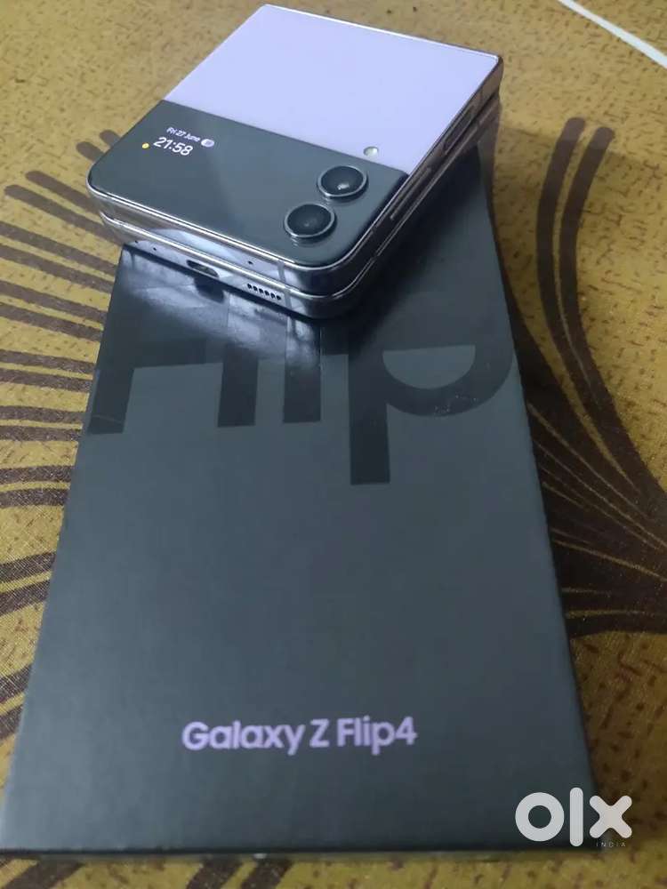 Samsung z flip 4 5g 8/128 gb bill box everything