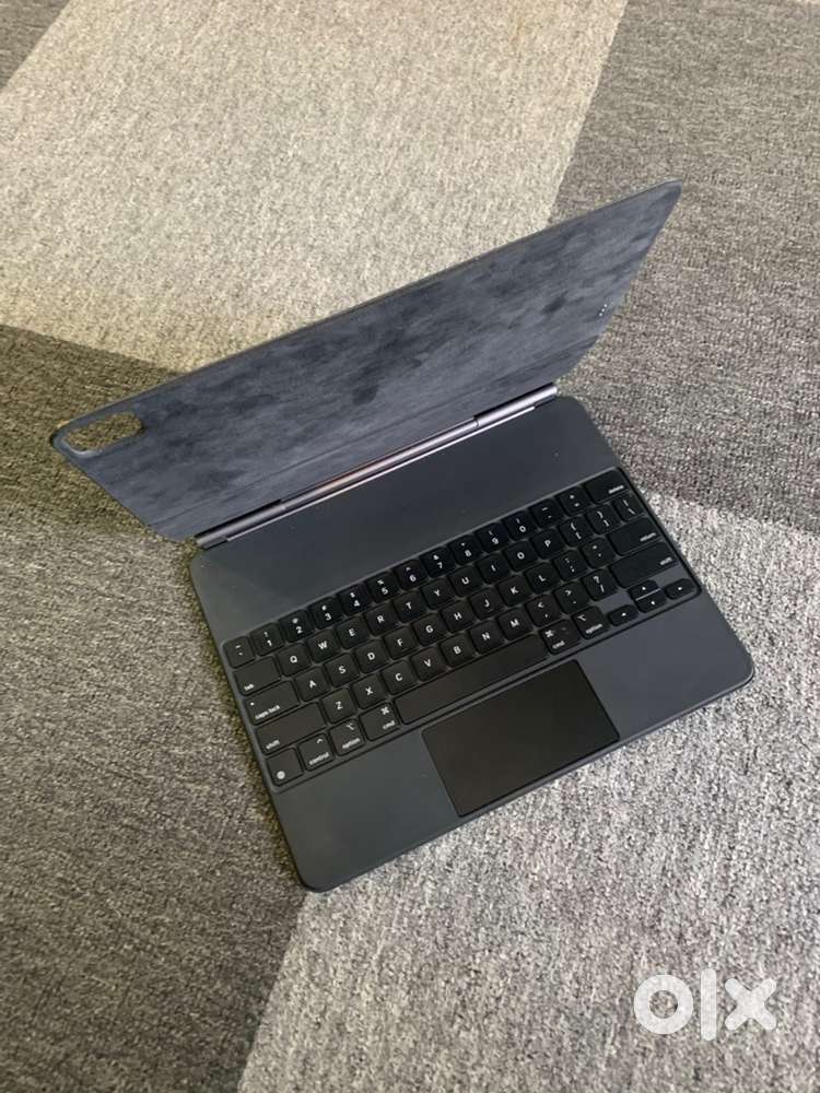 Apple Magic Keyboard with trackpad / mint condition / with warranty