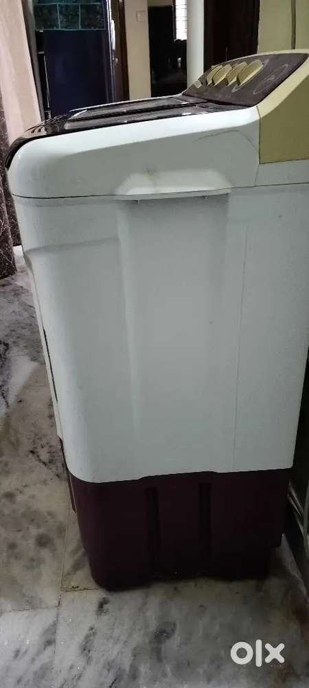 Semi automatic washing machine