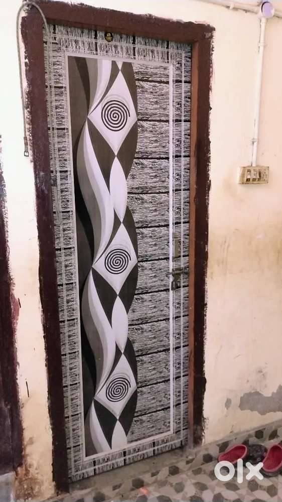 Flat for rent available