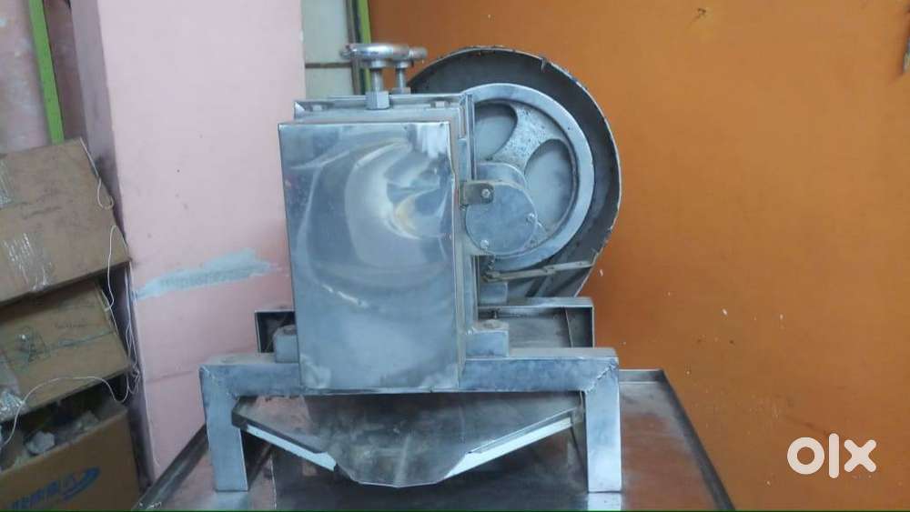 Sugarcane juice machine - electric