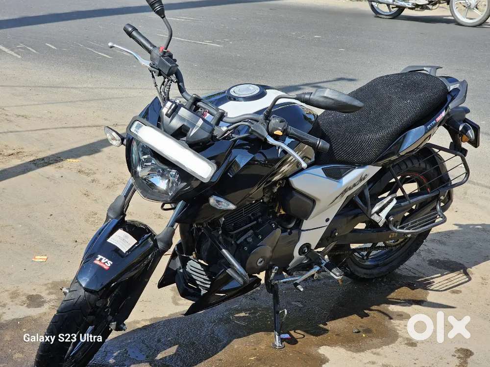 TVS Apache RTR 160 4V