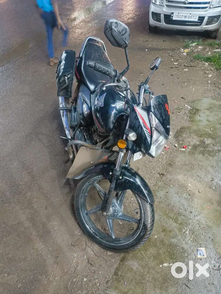 Honda shine single hand user new tyre front back well maintained