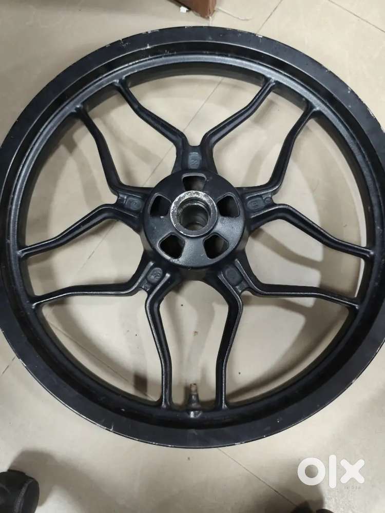 Pulsar N160 Front Alloy Wheel