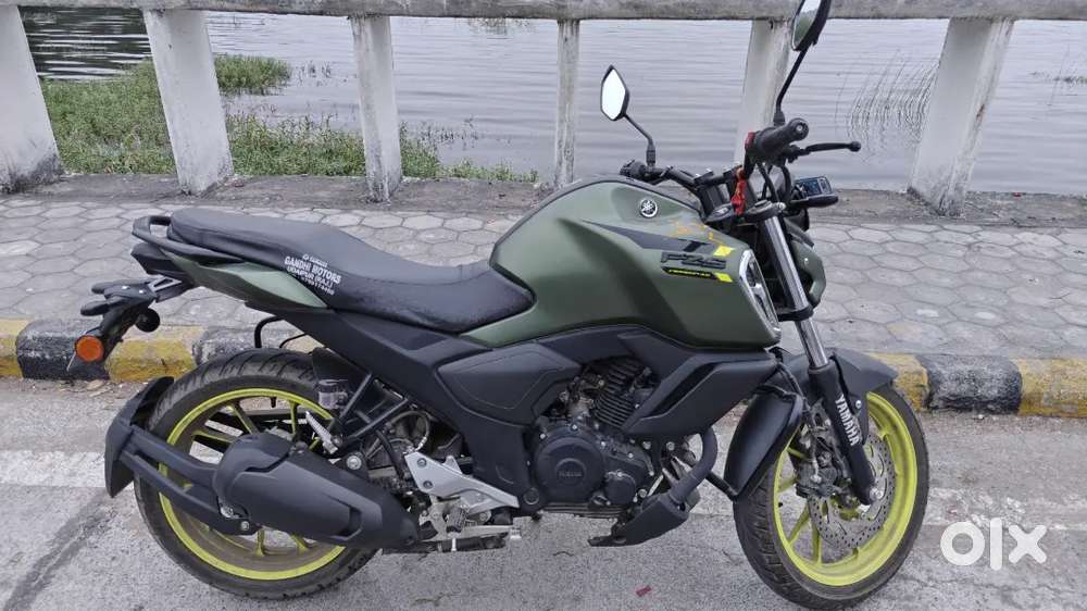 Yamaha FZ-S V4 Deluxe Edition