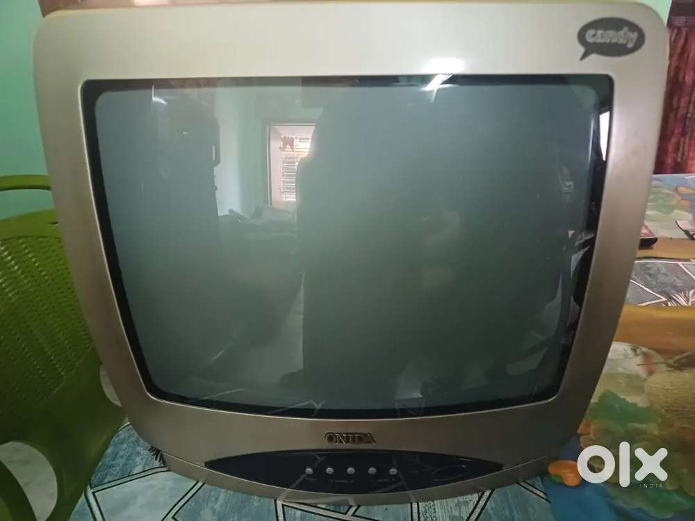 TWO PORTABLE TV OF HAIER AND ONIDA FOR SALE