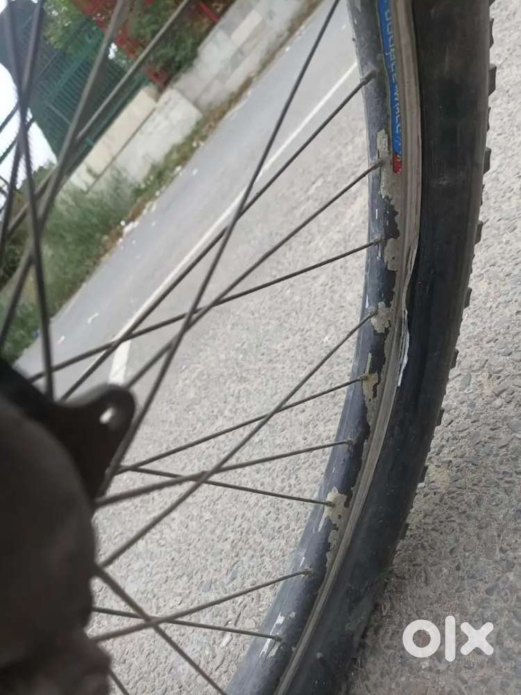 Less use black paint smooth running perfect condition bycycle