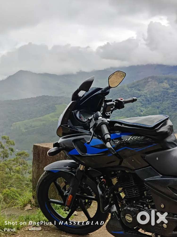 Bajaj 220 f
