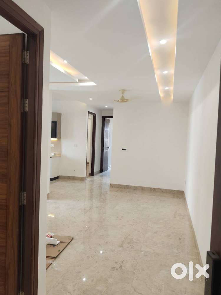 3BHK SEMI FURNISHED FLAT AVAILABLE FOR RENT