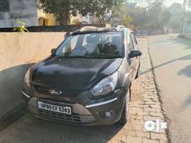 Ford Figo selling for money problem 170000 Rs