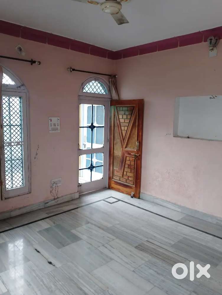 Marbel room set for rent only.