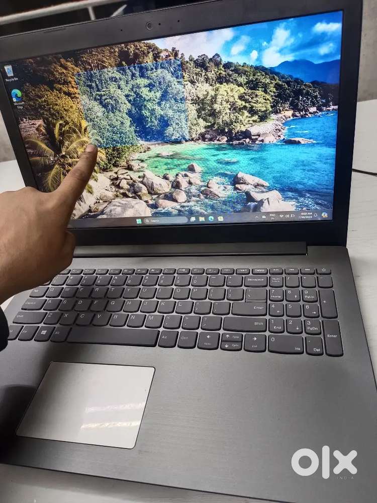 Lenovo touchscreen i5 8th laptop/8GB+256GB/ touch screen