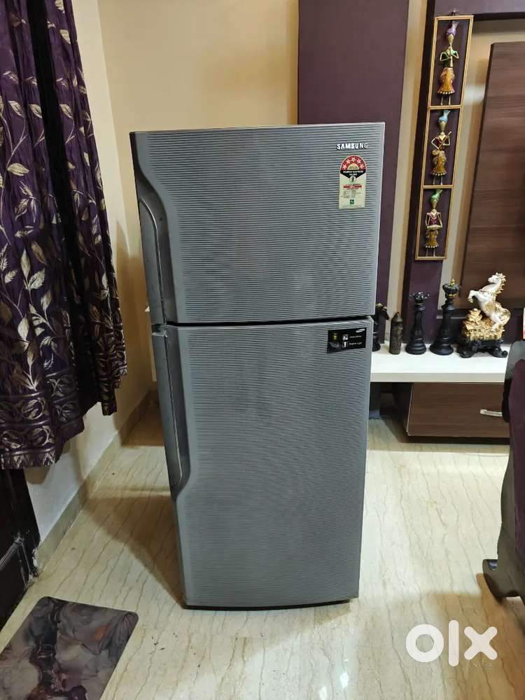 Double door samsung Refrigerator 255 ltr. in working condition