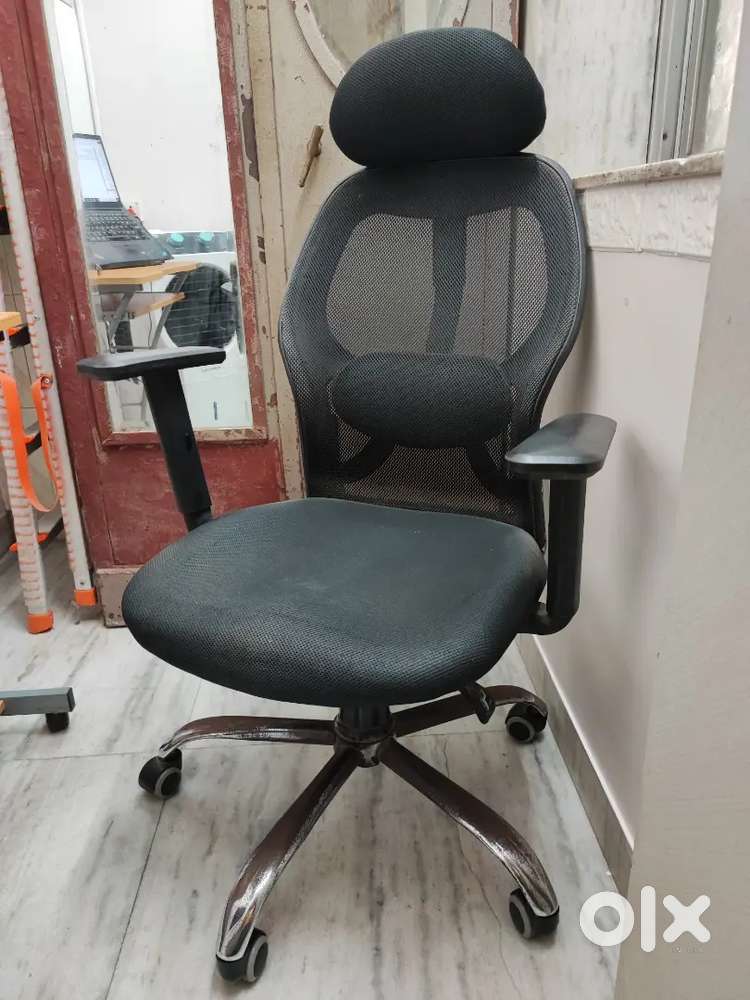5 year old Green Soul Mesh Office Black Chair