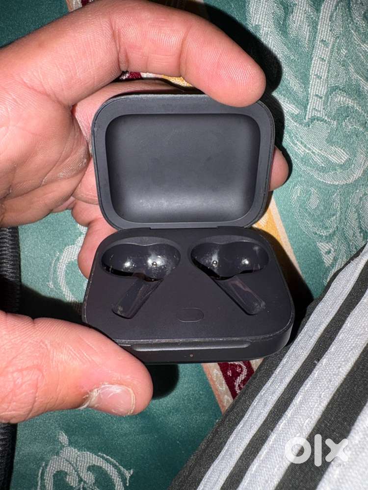 One plus buds 3 charging case