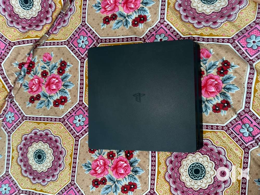 Ps4 Sony, Slim 1Tb With Controllers And Orignal Box