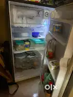 Fridge / refrigerator