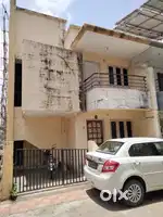 Corner row house nice location Central aria
