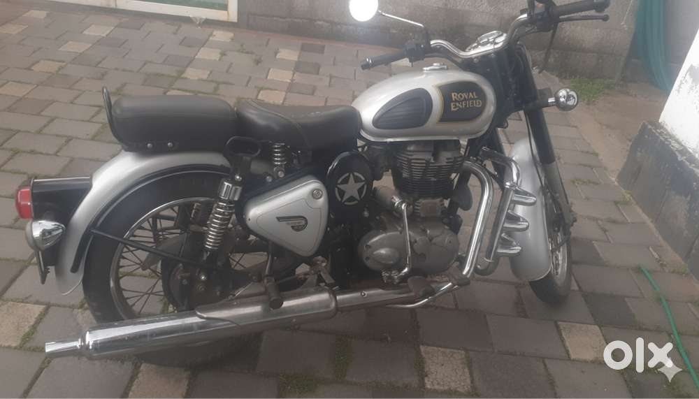 Single owner, 2016 model classic 350(silver)