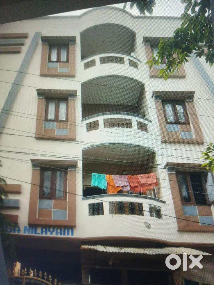 Ready to move 2bhk flat with 1100 feet bore and 370feet bore