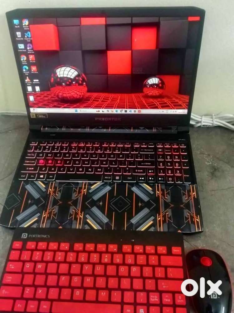 Acer Predator Helios i5 16 GB RAM 512 GB SSD 4 - 5 Hours Battery