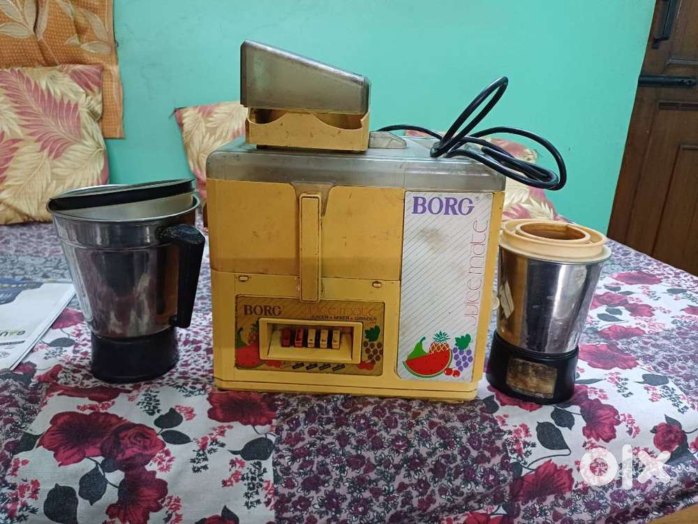 Good Borg mixer and grinder with 3 attachments in working condition