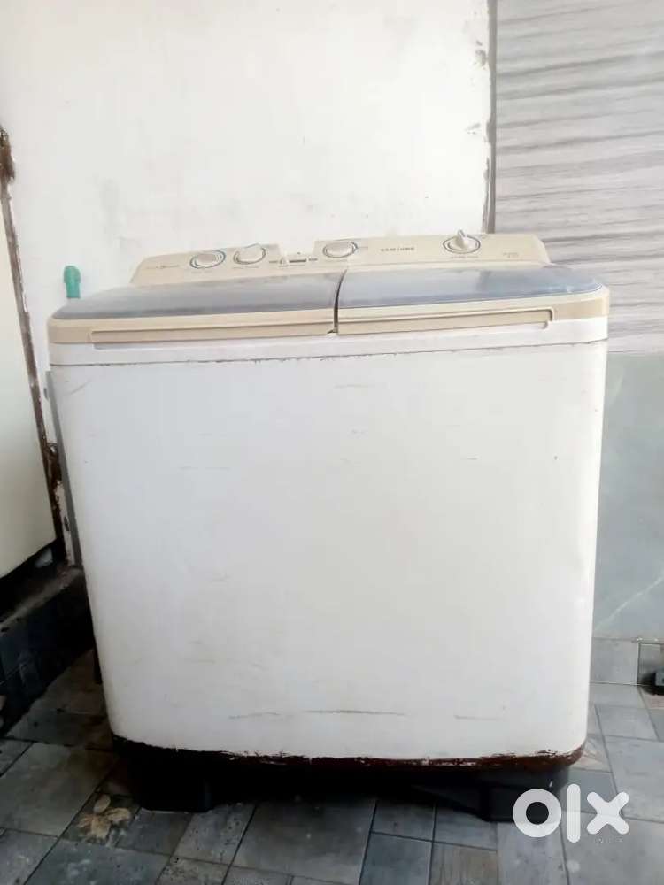 Samsung washing machine in working condition.ok hai koi kami nhi hai