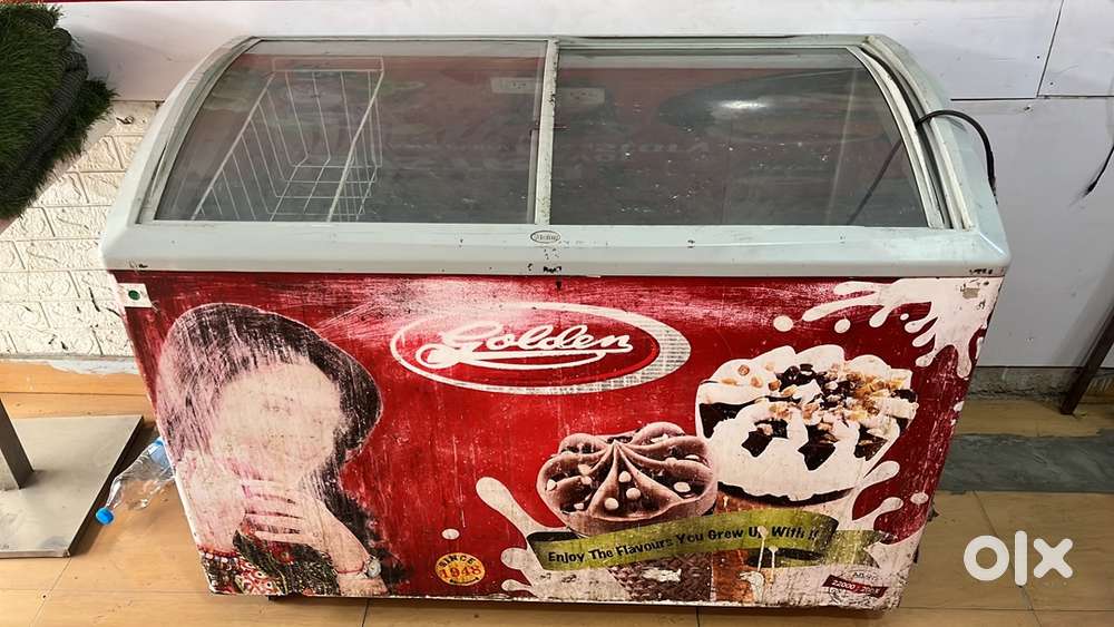 D freezer round glasses