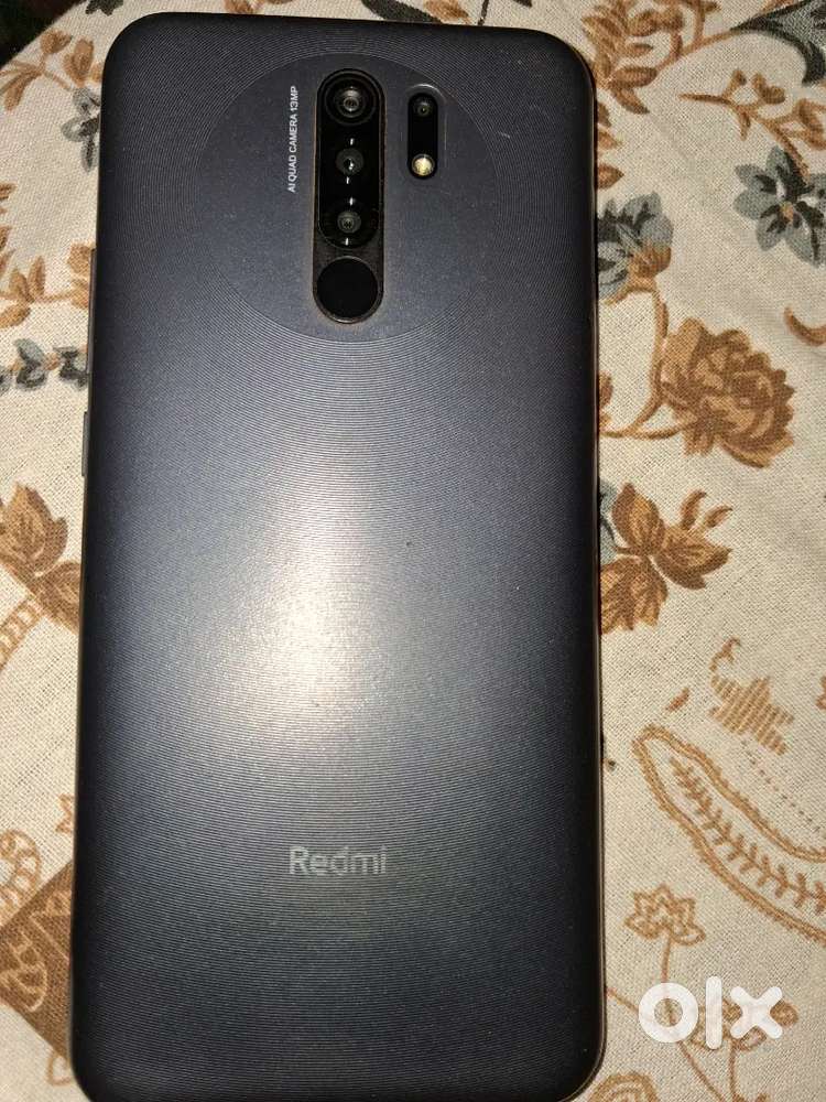 Good condition, 4/64 GB, with 30 w fast fast charger