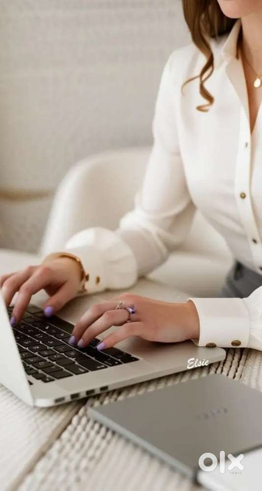 WANTED FEMALE PERSONAL ASSISTANT GOOD LOOKING