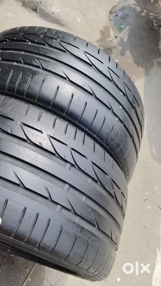 255/40/R18 85% life tyres