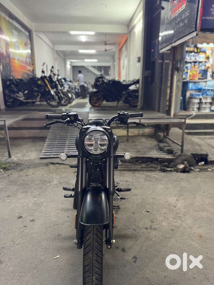 ROYAL ENFIELD CLASSIC 350 Dark Edition 2025 Brand New