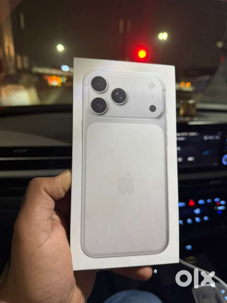 iPhone 17 pro max 256gb silver