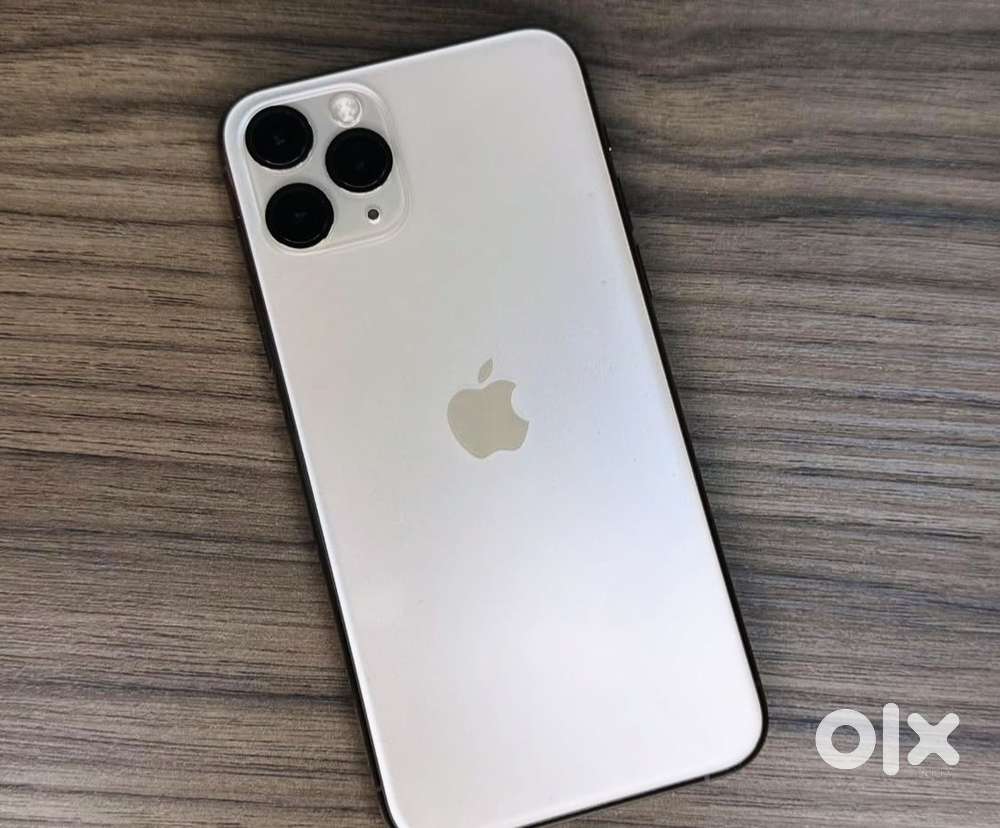 Apple i phone 11 pro good condition all okh screchless