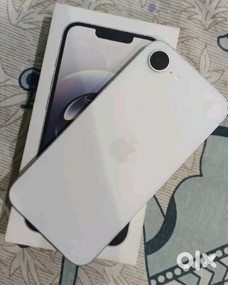 iPhone 16e white 256gb with box & warranty battery health is 100%