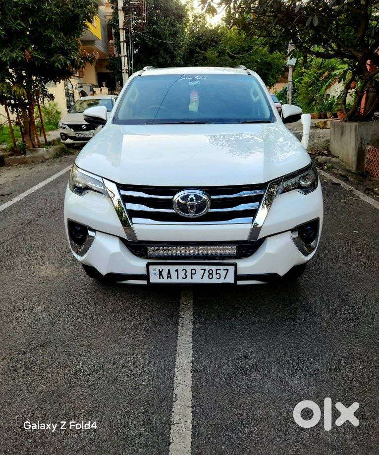 Toyota Fortuner 4x4 Manual Limited Edition, 2019, Diesel