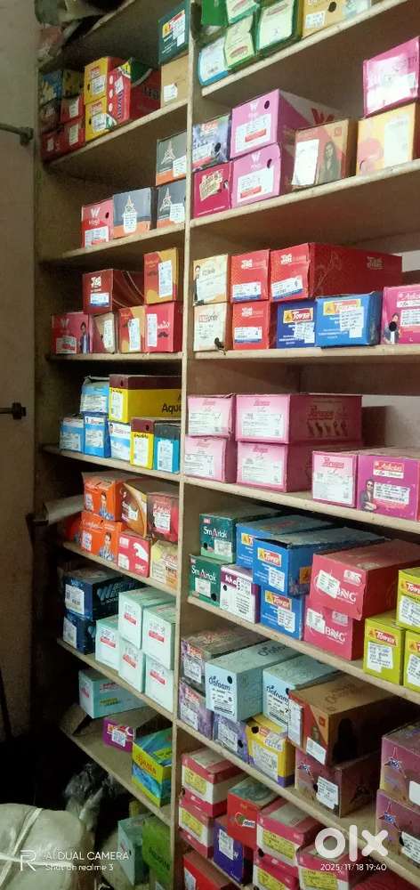 জুতোর দোকানের ফার্নিচার সেল – খুব ভালো কন্ডিশন (বেলিয়াঘাটা)