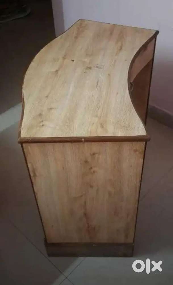 Reception Table small  with 7 chair's