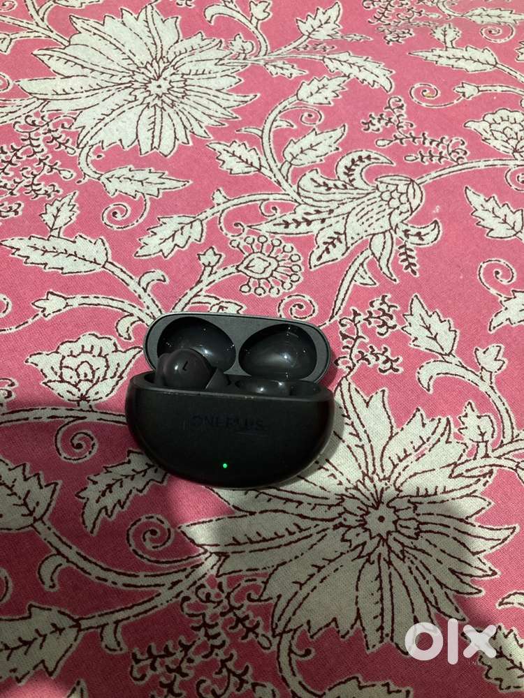 One plus nord 3 under warranty everything is there bill box