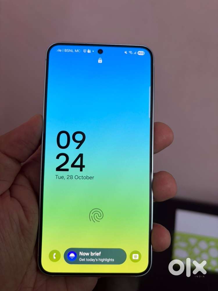 Samsung S25 256GB blue 5 months old