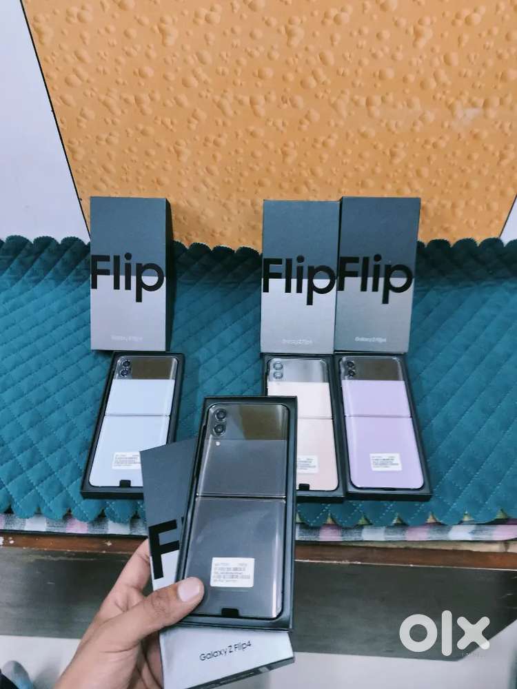 Samsung flip4 5g 256gb box packed with bill cod in delhi only