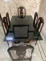Dinnig table