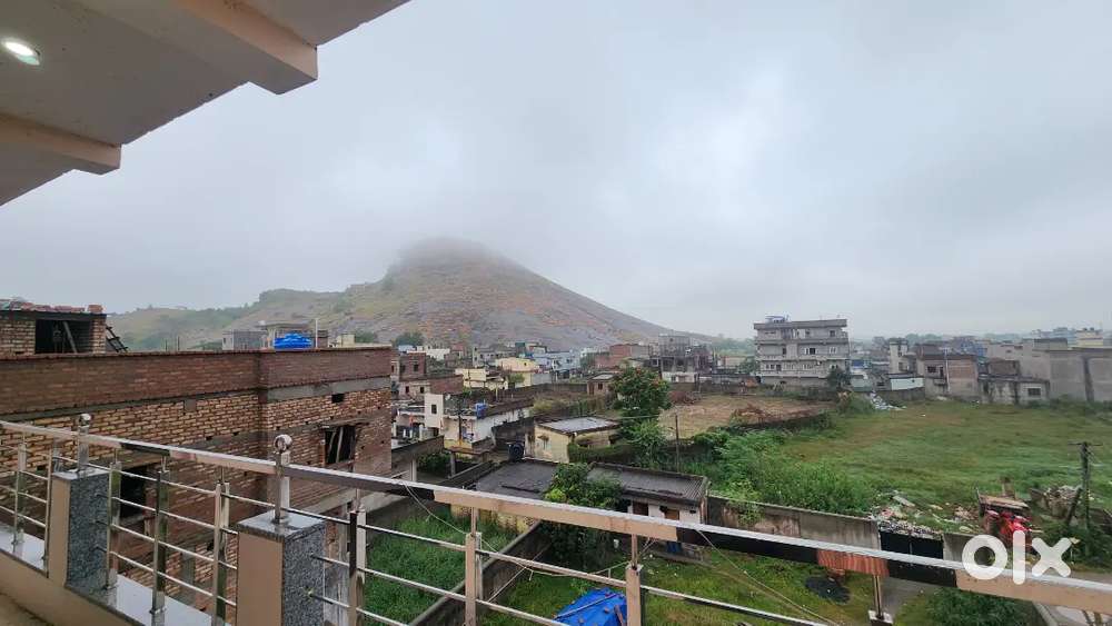 1 separate room Available