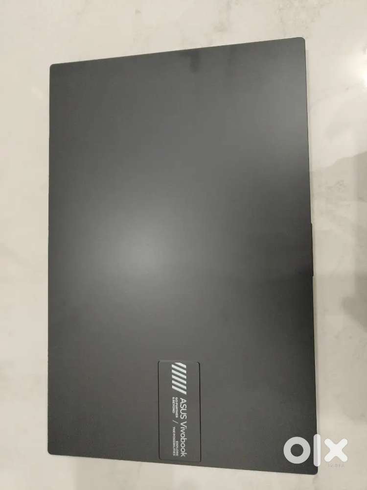 Asus Vivobook 15 best deal, only 4 day old