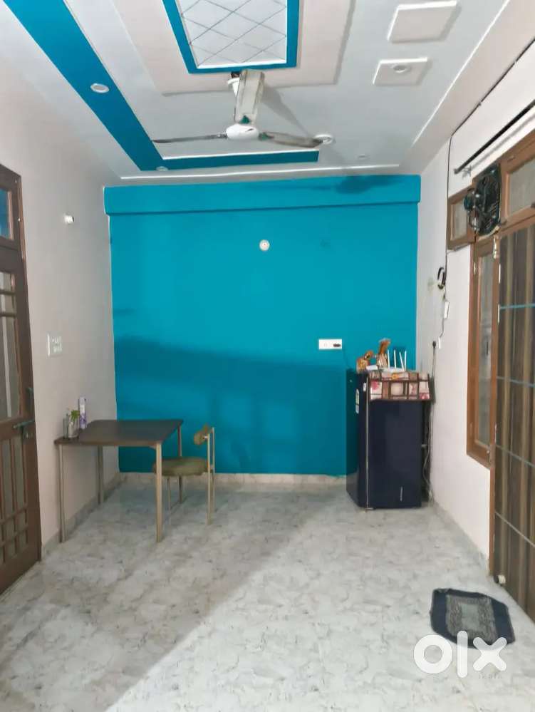 Need room partner (girls)