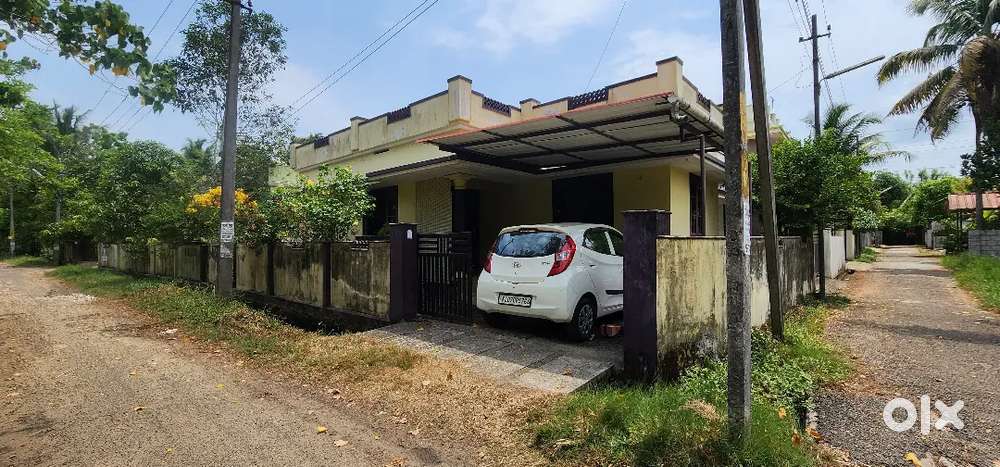3 Cent land, 2 bhk, Edapally, Varapuzha, bus stop near, CorpWater/n
