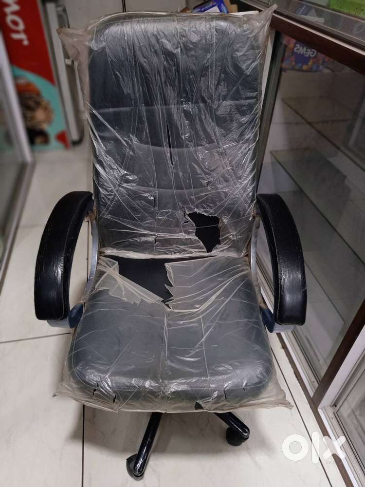 Revolving chair